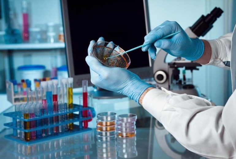 Penelitian virus mempersyaratkan laboratorium mikrobiologi dengan standar Biosafety Level-3 (Foto: labtech-indonesia.com)