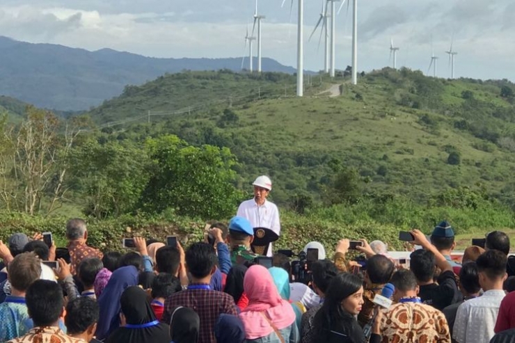 Presiden Joko Widodo meresmikan PLTB Sidrap di Sulawesi Selatan pada tanggal 2 Juli 2018 (ekonomi.kompas.com)