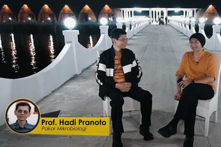 Tangkapan layar video percakapan Anji dan Hadi Pranoto | Sumber: Kompas.com