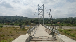 Jembatan gantung Makam Wangi (dokpri)