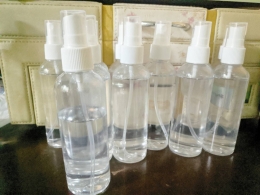 Hand Sanitizer yang telah jadi beberapa botol dan akan dibagikan kepada warga setempat