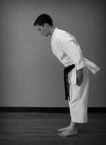 'Rei' Hormat dalam Karate - Sumber : https://unitykarate.com/blog/-rei-bowing-in-martial-arts