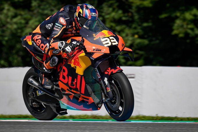 Brad Binder menjadi rookie asal Afsel yang menangi seri MotoGP di Brno, Rep. Ceko (9/8). Gambar: Motogp.com