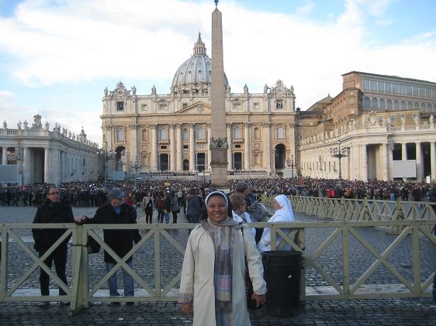 didepan Basilica St Peter ( dk pri )