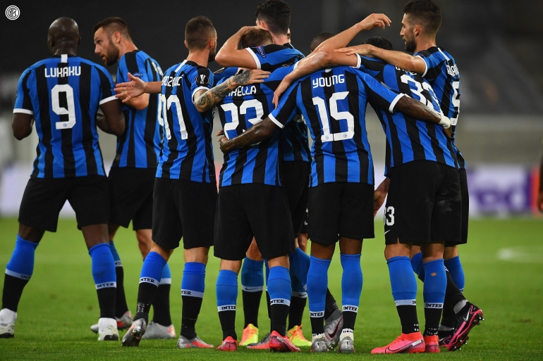 Perayaan pemain Inter Milan di laga sengit melawan Bayer Leverkusen di Esprit Arena (11/8). Gambar: Twitter/Inter