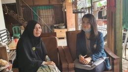 Bersama dengan Ibu Kader Dasawisma membahas mengenai keadaan kesehatan warga RT 17 RW 05, Sunter Agung, Tanjung Priok, Jakarta Utara