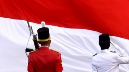 Pengibaran Bendera Pusaka di Istana Negara (Foto: Antara)