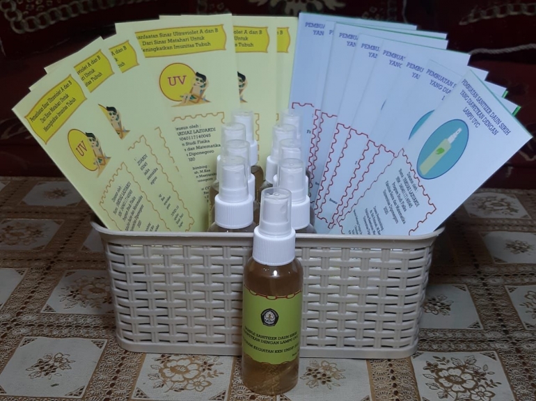 Output KKN : Brosur Berjemur, Brosur Sanitizer dan Sample Produknya | dokpri