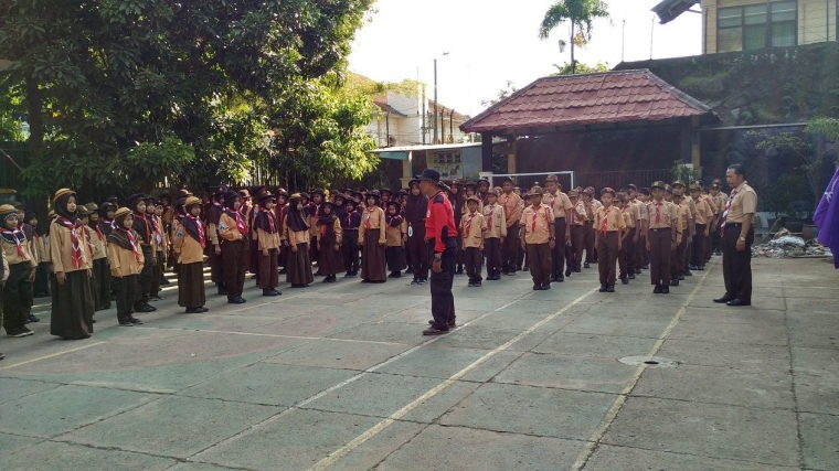 Jika kemah di luar tidak ditiadakan, maka kemah di sekolah adalah solusi utama. - Dokumen pribadi.
