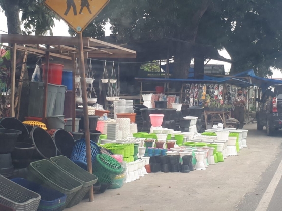 Penjual Pot di Jalan Kaharuddin Nst Pekanbaru | Dokpri
