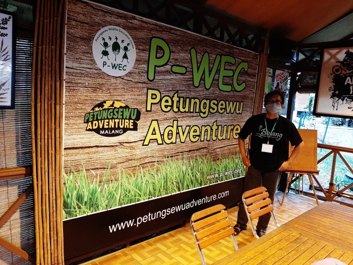 Di Balai Makan P-WEC Petungsewu Adventure|Dok. Bolang