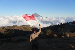 Berkibarlah benderaku, Merah-Putih! (Ilustrasi foto karya Falaq Lazuardi/Unsplash.com)