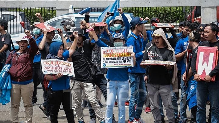 Berkumpulnya massa pada satu tempat yang sama, sangat riskan menjadi tempat penyebaran virus Covid-19 di masa pandemi seperti ini. Karenanya, perlu cara lain dalam menyampaikan aspirasi selain demo/Foto: https://bisnis.tempo.co/