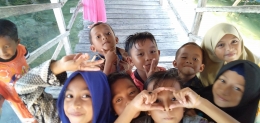 Anak-anak Bajo yang sehat, riang serta ramah pada pengunjung (Gambar: Marahalim Siagian)