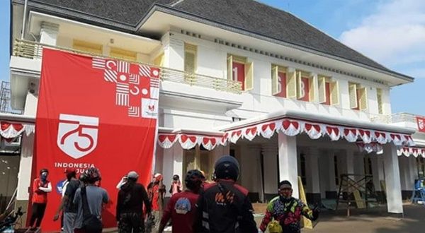 Peserta Gowes Museum Kesejarahan Jakarta sampai di Museum Perumusan Naskah Proklamasi (Foto: IG Museum Kesejarahan Jakarta)