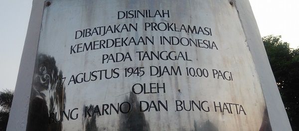 Kata-kata bersejarah pada Tugu Proklamasi (Dokpri)