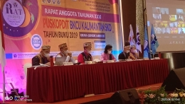 Pimpinan Rapat, Pengurus dan GM Puskopdit BKCU Kalimantan, 