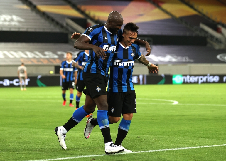 Kembali moncernya duet Lautaro-Lukaku membuat Inter digdaya atas Shakhtar. Gambar: Twitter/EuropaLeague