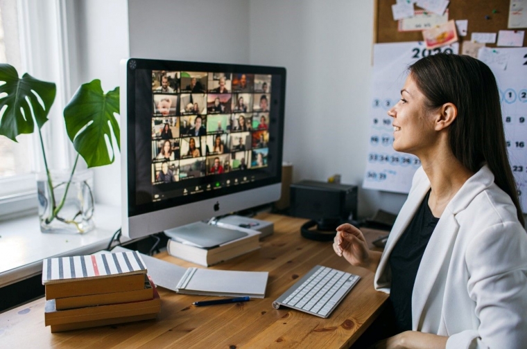 (https://switchspot.id/ meeting online)