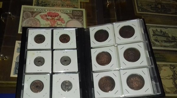 Sebagian koleksi pribadi uang kertas dan uang logam (Dokpri)