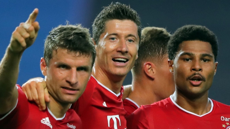 Robert Lewandowski dan Serge Gnabry para pencetak gol kemenangan Bayern 3-0 atas Lyon (Foto Skysports.com)