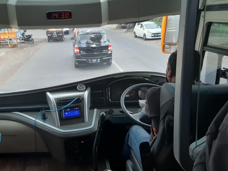 Roketto Bus tampak dari dalam bagian depan|Dok. Pribadi