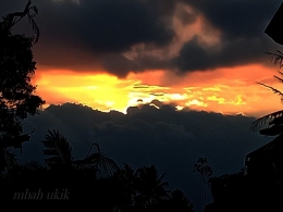 Senja di atas G. Kawi dilhat dari Desa Cemoro Kandang tadi sore. Dokpri