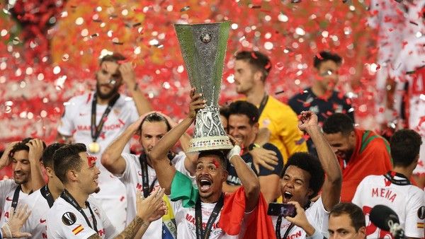 Para pemain Sevilla merayakan kemenangan. Sumber : Bola detik.com.