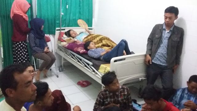 Ilustrasi Rombongan yang Besuk di Rumah Sakit, Sumber: ristansari.blogspot.com