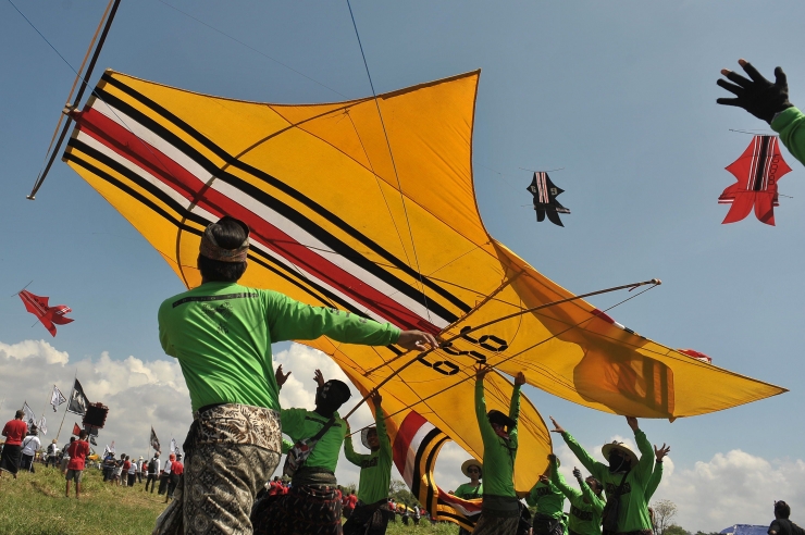 Foto Artikel Pesona Layanglayang di Langit Bali Foto Artikel Pesona Layanglayang di Langit Bali