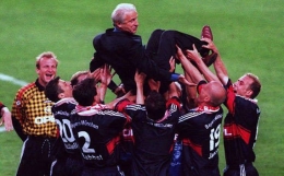 Giovanni Trapattoni saat membawa Bayern juara Bundesliga I gambar : Goal
