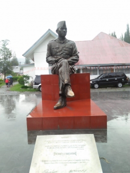 (Dokumentasi Pribadi) | Patung Sukarno, Presiden Pertama Republik Indonesia, di Lau Gumba, Berastagi