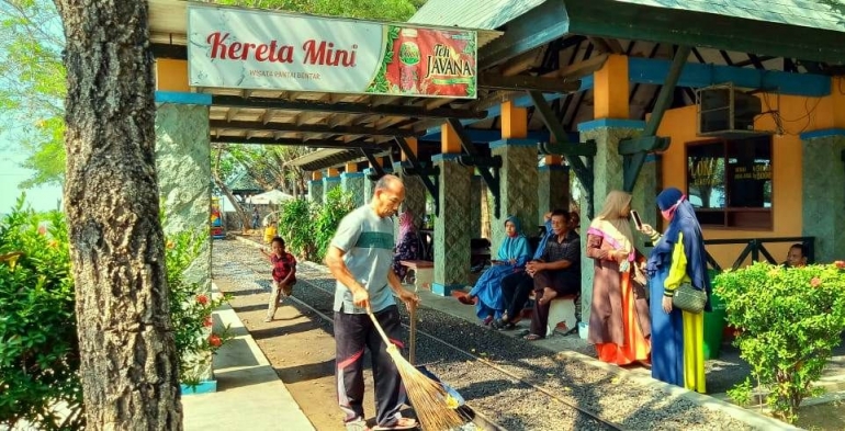 Kereta Hampir Tiba di Stasiun Mini. DokPri.