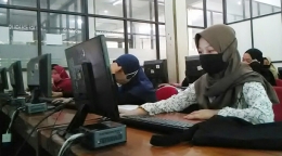 Calon Mahasiswa KIP Kuliah sedang mengikuti Seleksi | dokpri