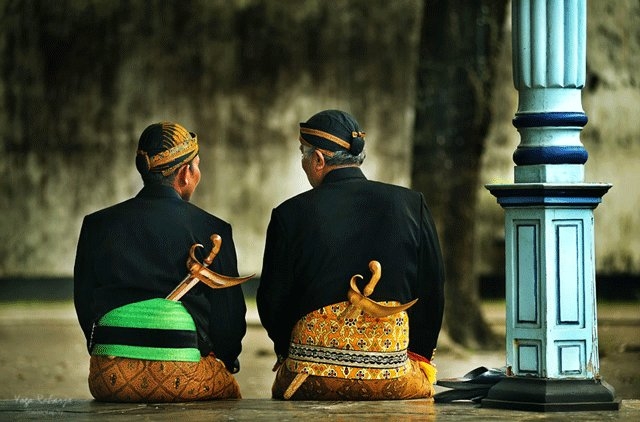 Istilah panggilan seseorang dalam suku Jawa (Sumber: www.phinemo.com)