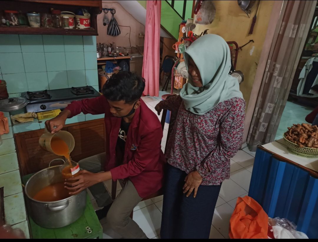 Sosialisasi Pelatihan Penjualan Jamu Tradisional Secara Online ...