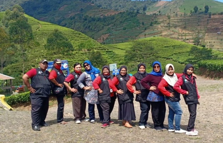Berpose sejenak sebelum mengakhiri kegiatan (Sumber:Dokpri)