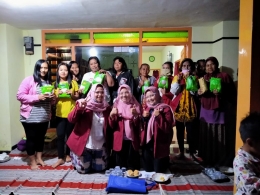 Foto Bersama Dengan Ibu-ibu Dasawisma Rt.2 Dusun Sempu