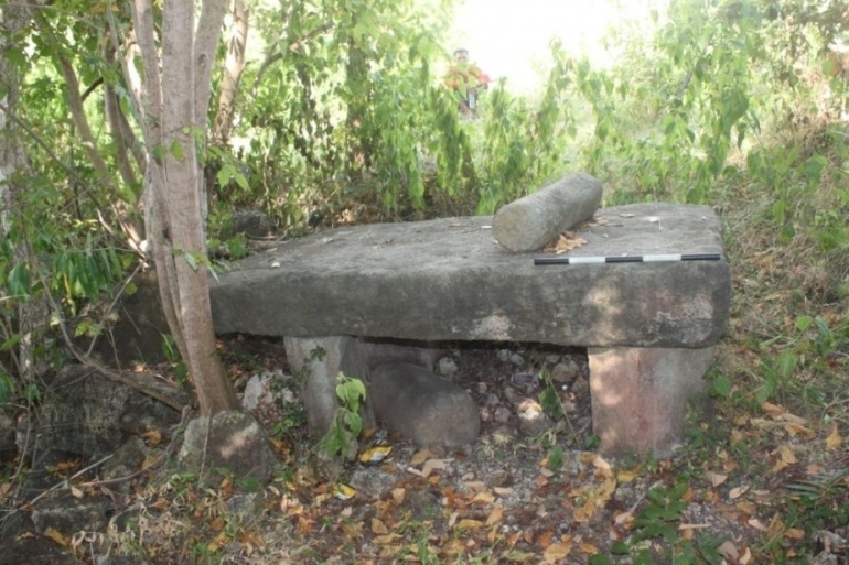 Altar batu di desa Warloka - Manggarai Barat