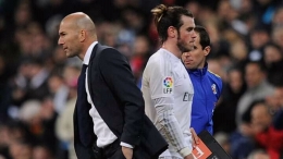 Bale dengan raut wajahnya marah ditarik keluar oleh zidane, sumber : Halaman Remafi Facebook.