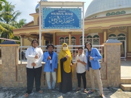 Foto bersama pengurus Masjid Nurul Haq|Dokpri