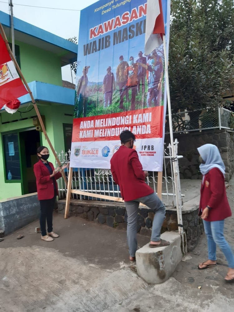 Dimana Sering Dipasang Poster ~ Contoh Iklan Slogan Dan Poster Di Media