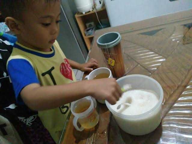 Gambar anak membuat teh: jurnalza.wodpress.com
