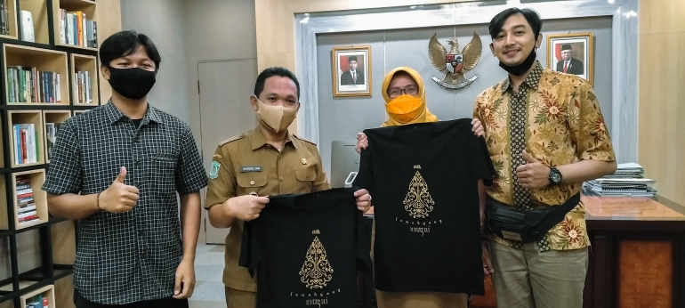 Foto Bersama Bupati dan Wakil Bupati Lumajang (dok Lamahyang Cloth)