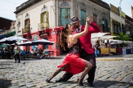 Negeri Tango Argentina. Sumber: contexttravel.com