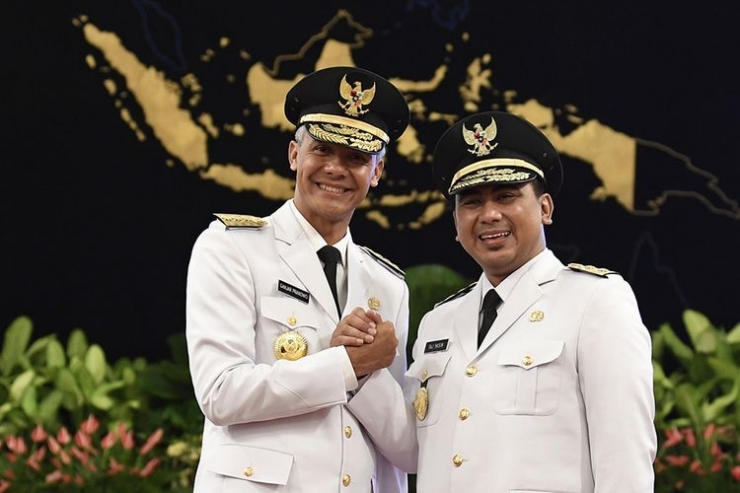 Ganjar Pranowo dan Taj Yasin usai pelantikan 5 September 2018. Foto: Kompas.com 