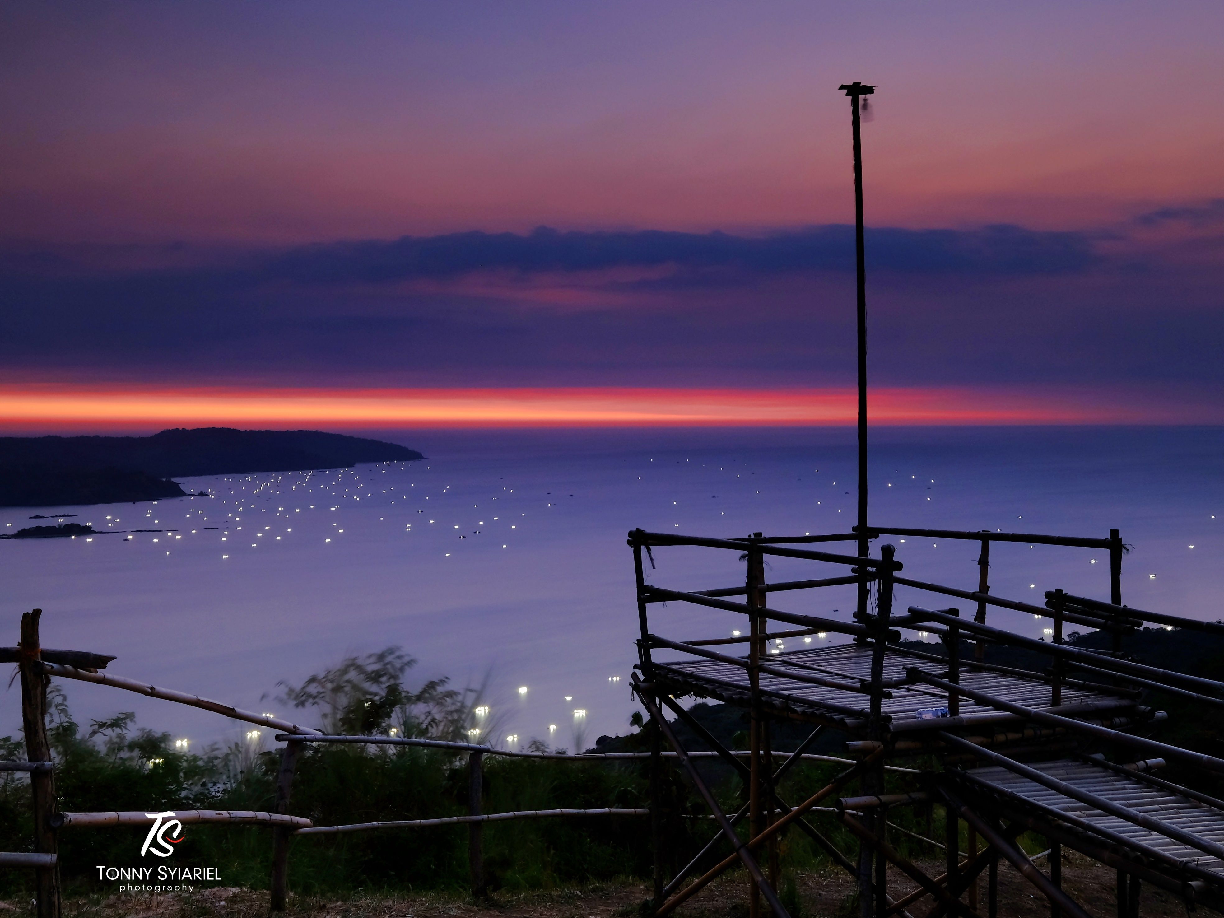 Sunset dari atas Puncak Darma. | Sumber: Dokumentasi pribadi