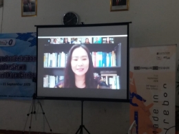 Mrs. Jeong Ok Jeon saat memberikan sambutan secara virtual. Dokumen Penulis