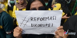 Gelombang aksi mahasiswa dalam #reformasi-dikorupsi (foto : netray.id)