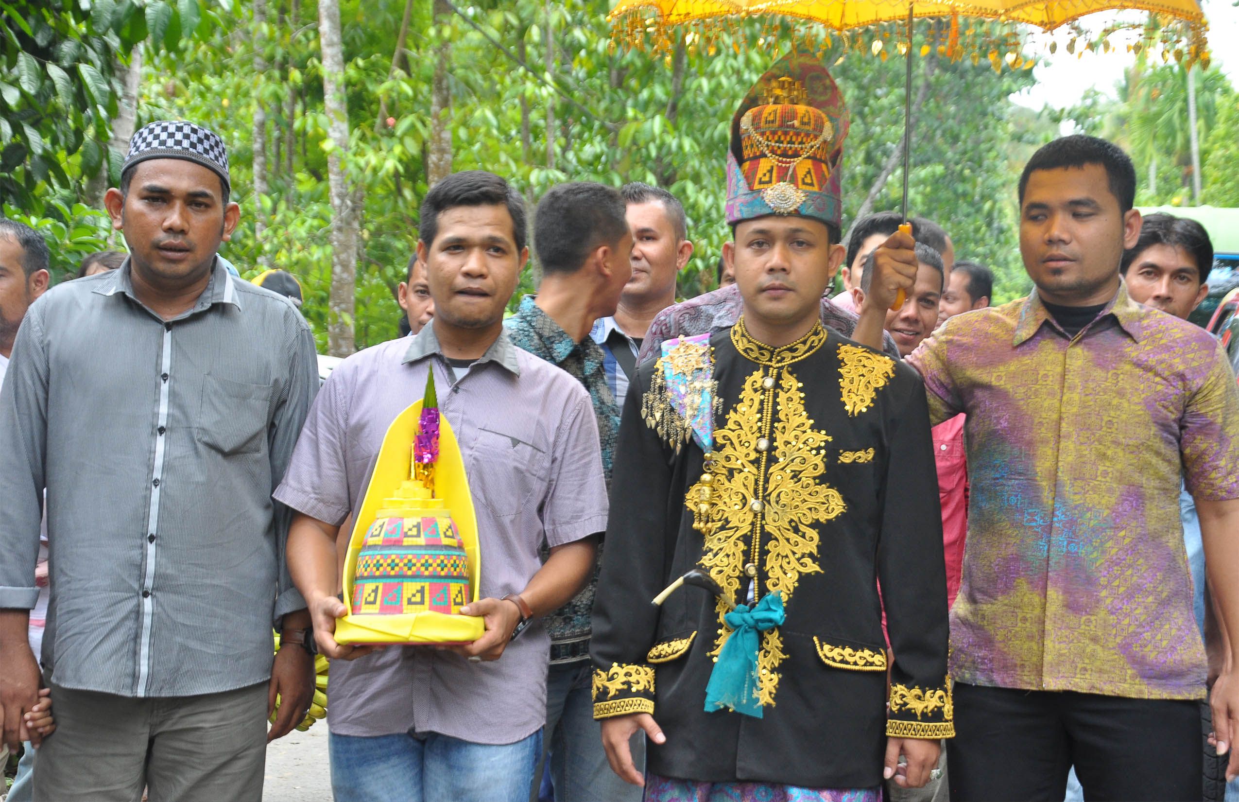 U pawe/Kelapa Hias di buat menyerupai Replika Kupiah Meukeutop (Koleksi Pribadi)